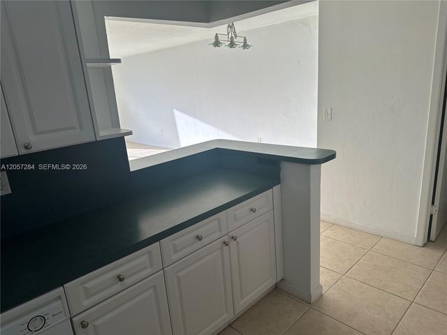 12590 NE 16th Ave 509, North Miami, FL 33161