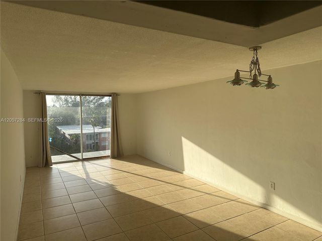 12590 NE 16th Ave 509, North Miami, FL 33161