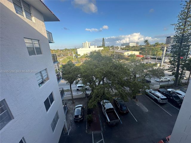 12590 NE 16th Ave 509, North Miami, FL 33161