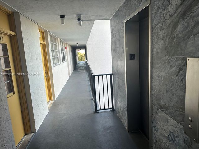 12590 NE 16th Ave 509, North Miami, FL 33161