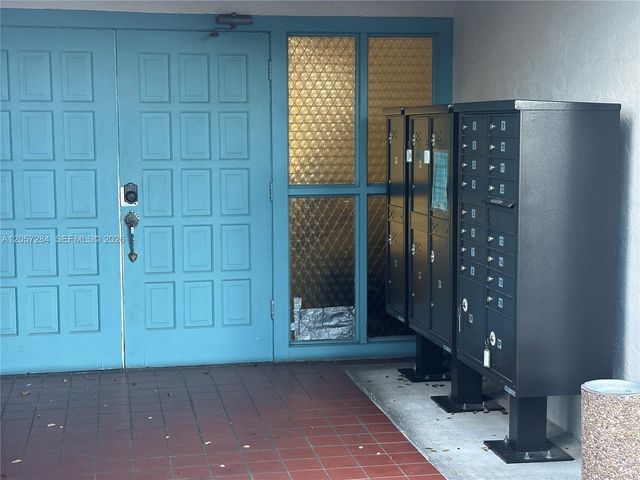 12590 NE 16th Ave 509, North Miami, FL 33161