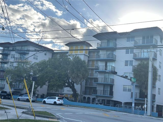12590 NE 16th Ave 509, North Miami, FL 33161