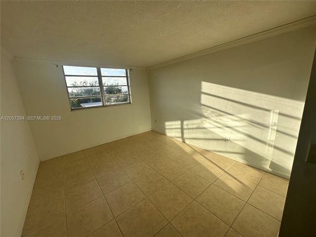 12590 NE 16th Ave 509, North Miami, FL 33161