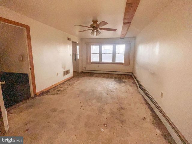 11 FOUNTAIN CT, Wilmington, DE 19808