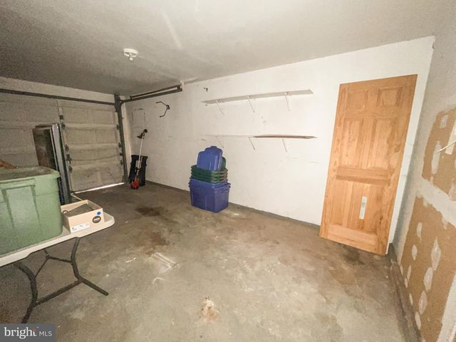 11 FOUNTAIN CT, Wilmington, DE 19808