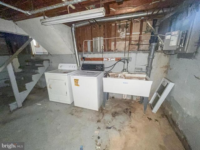 11 FOUNTAIN CT, Wilmington, DE 19808