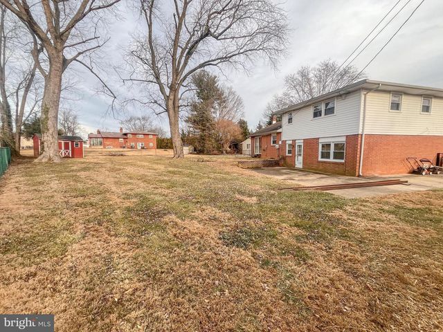 11 FOUNTAIN CT, Wilmington, DE 19808