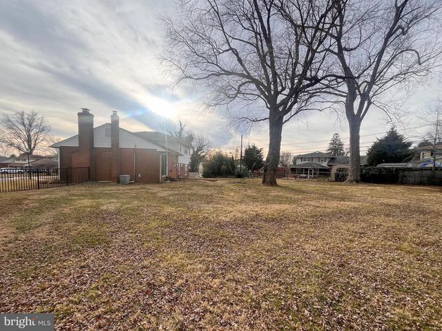 11 FOUNTAIN CT, Wilmington, DE 19808