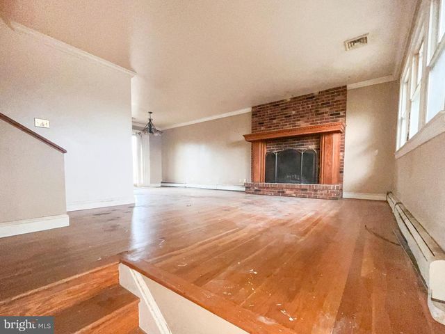 11 FOUNTAIN CT, Wilmington, DE 19808