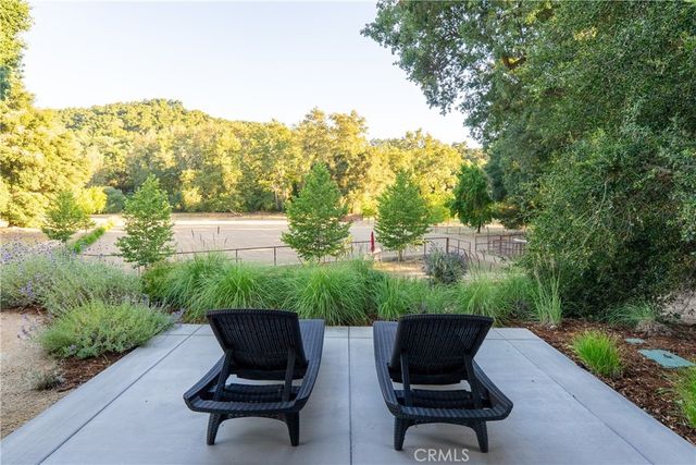 1989 Paradise Meadow, Templeton, CA 93465