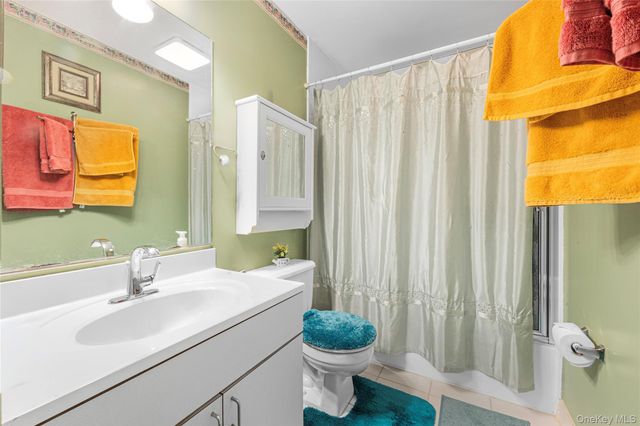 39 Elm Street, Central Islip, NY 11722