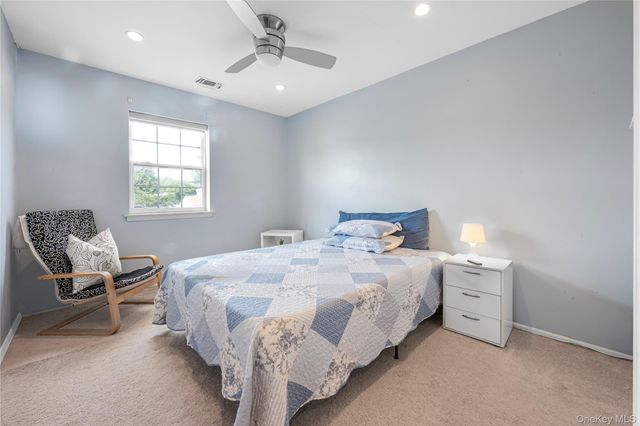 39 Elm Street, Central Islip, NY 11722