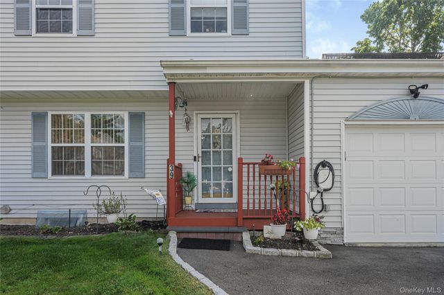 39 Elm Street, Central Islip, NY 11722