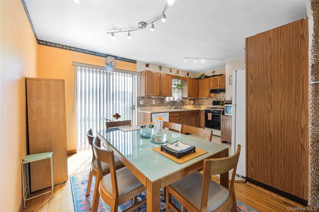 39 Elm Street, Central Islip, NY 11722