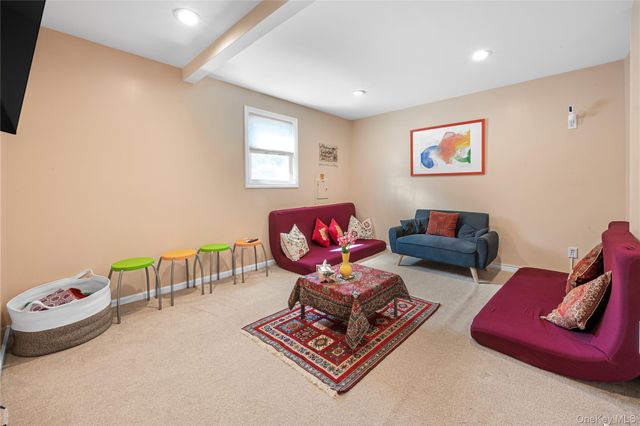 39 Elm Street, Central Islip, NY 11722