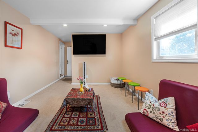 39 Elm Street, Central Islip, NY 11722