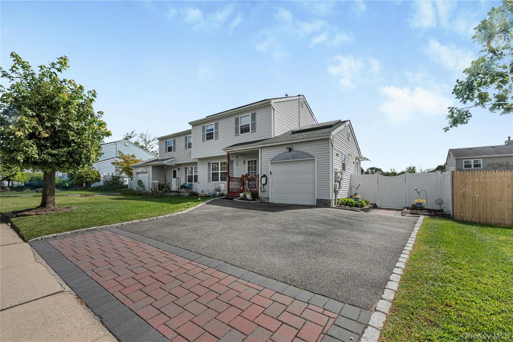 39 Elm Street, Central Islip, NY 11722 — photo 3