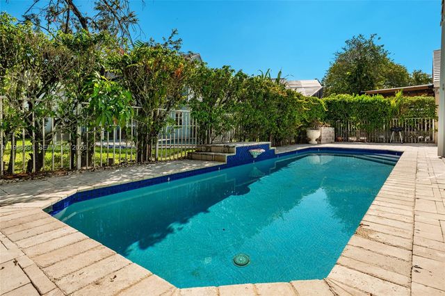 15251 Wilshire Way, Pembroke Pines, FL 33027
