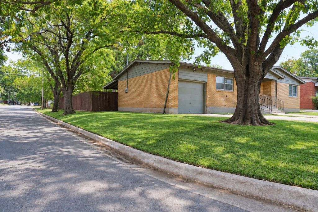 6301 Greenlee Street, Fort Worth, TX 76112 — exterior