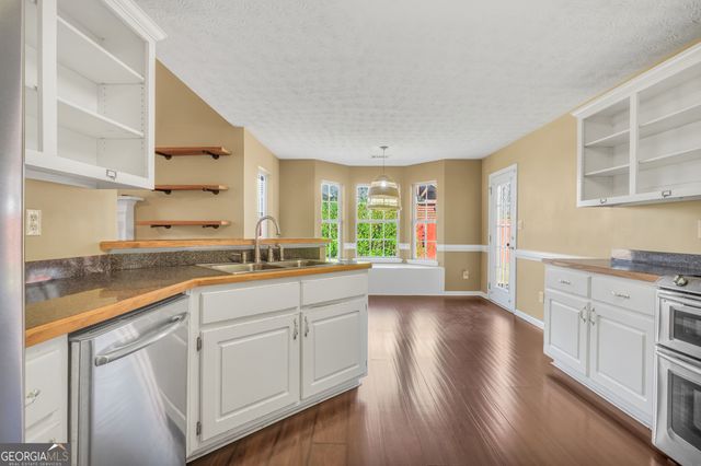 206 Pebble Creek Drive, Mcdonough, GA 30253