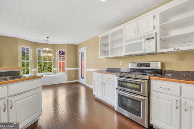 206 Pebble Creek Drive, Mcdonough, GA 30253