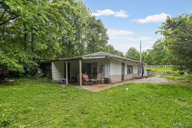 9310 Richfield Road, Fairview Heights, IL 62208
