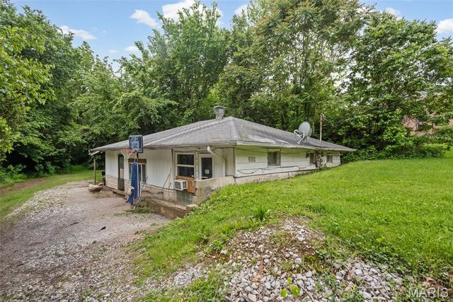 9310 Richfield Road, Fairview Heights, IL 62208