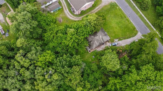 9310 Richfield Road, Fairview Heights, IL 62208
