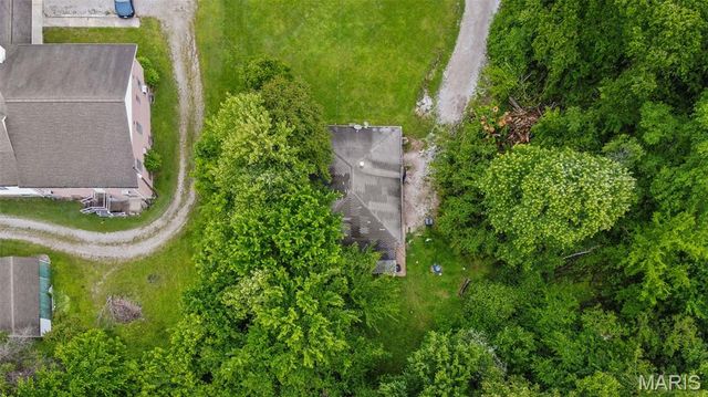 9310 Richfield Road, Fairview Heights, IL 62208