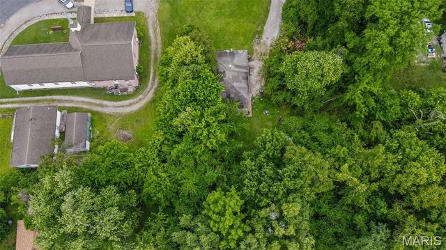 9310 Richfield Road, Fairview Heights, IL 62208