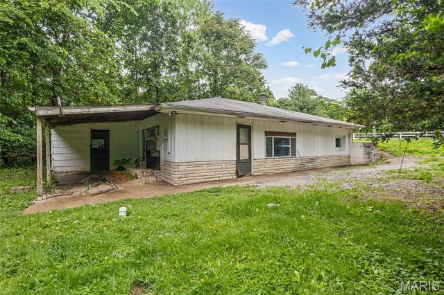 9310 Richfield Road, Fairview Heights, IL 62208