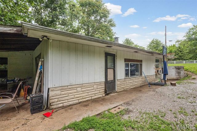 9310 Richfield Road, Fairview Heights, IL 62208
