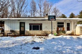 9310 Richfield Road, Fairview Heights, IL 62208