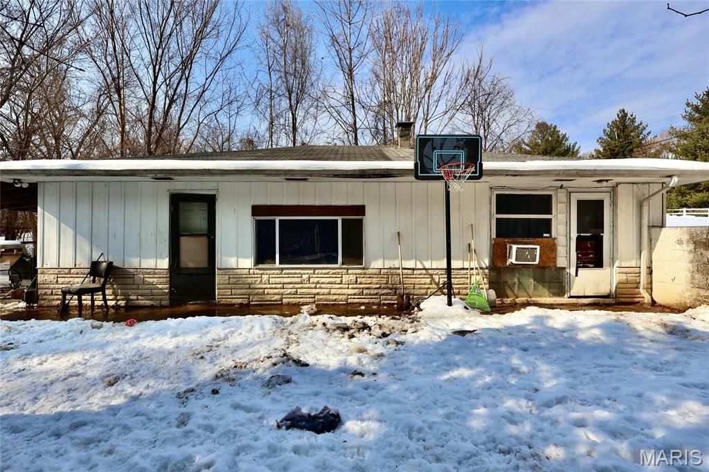 9310 Richfield Road, Fairview Heights, IL 62208