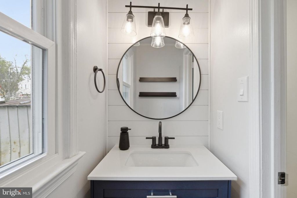 Image 14 of property listing at 1001 ARCHERY DR, Fort Washington, MD 20744