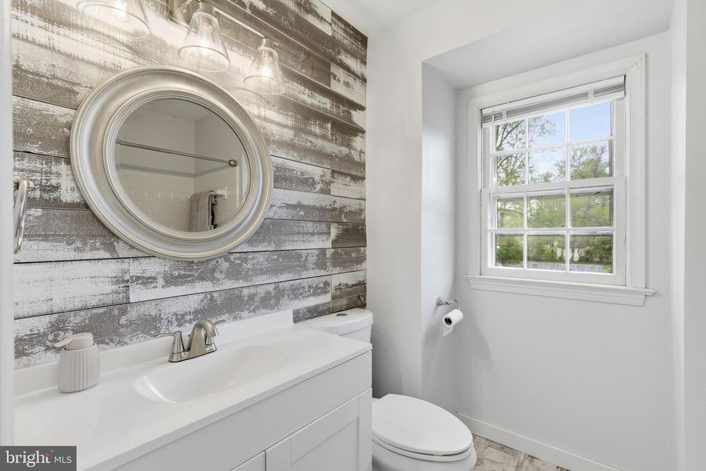 Image 26 of property listing at 1001 ARCHERY DR, Fort Washington, MD 20744