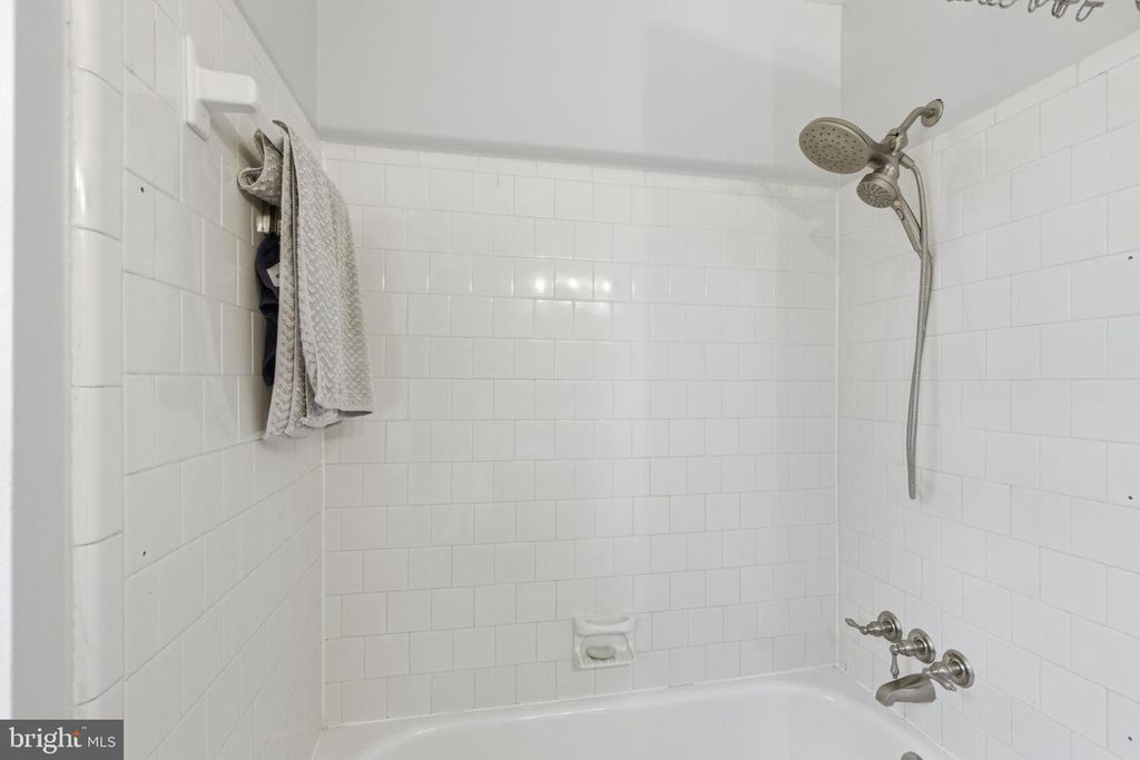 Image 27 of property listing at 1001 ARCHERY DR, Fort Washington, MD 20744