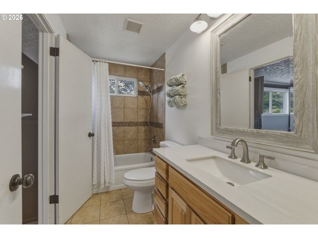 164 NARAIN Ct, Oregon City, OR 97045