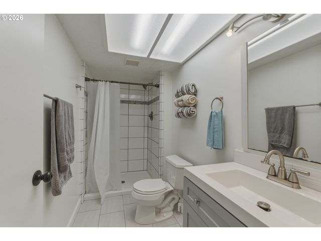164 NARAIN Ct, Oregon City, OR 97045