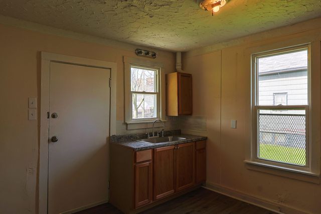 28 E Henry Street, River Rouge City, MI 48218