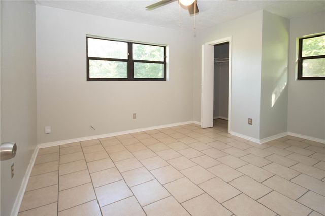 10902 Mosscrest Drive, Houston, TX 77048