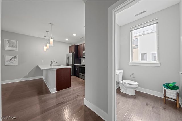 1260 W 70th Street, Cleveland, OH 44102