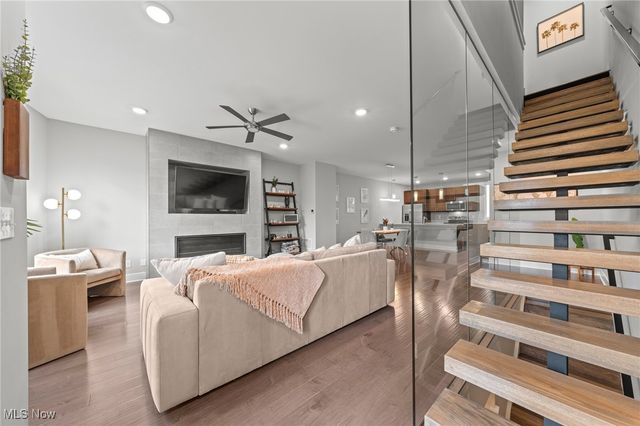 1260 W 70th Street, Cleveland, OH 44102