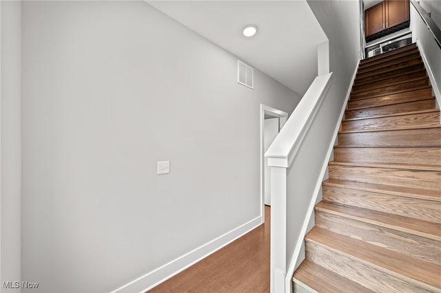 1260 W 70th Street, Cleveland, OH 44102