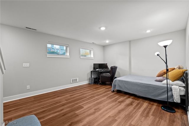 1260 W 70th Street, Cleveland, OH 44102