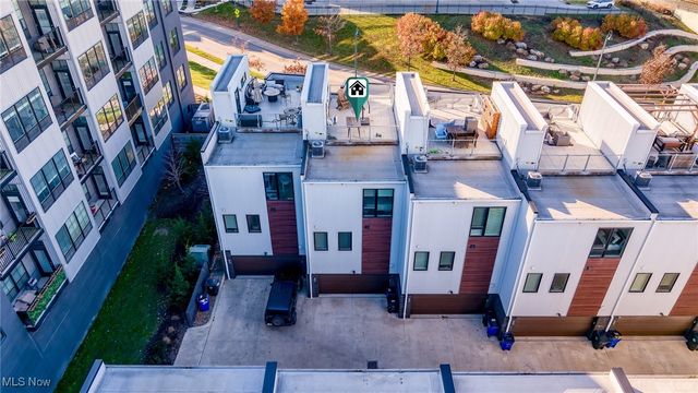 1260 W 70th Street, Cleveland, OH 44102