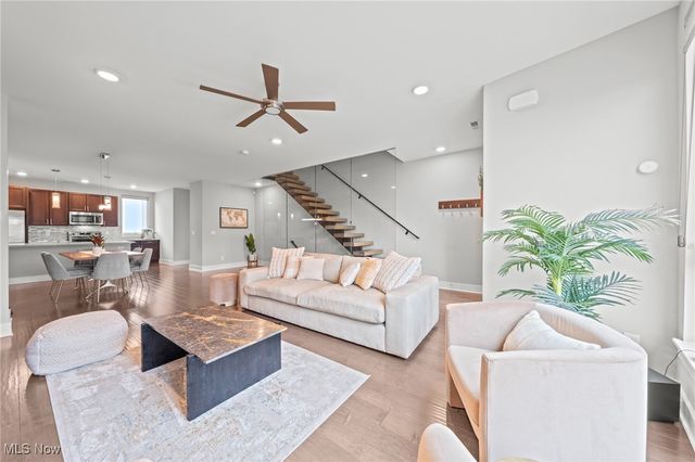 1260 W 70th Street, Cleveland, OH 44102