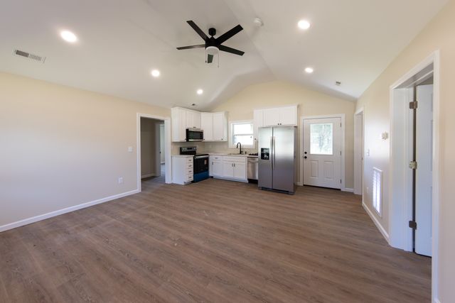 249 N Walnut St, Hohenwald, TN 38462