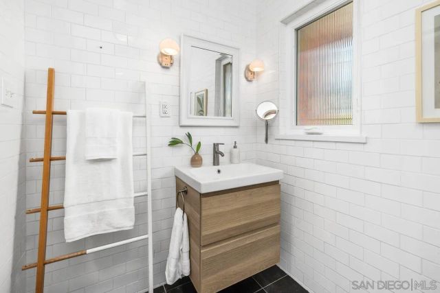 2139 Clematis Street, San Diego, CA 92105