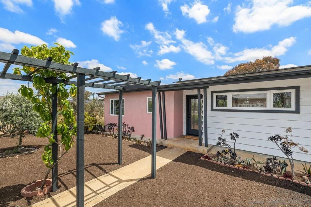 2139 Clematis Street, San Diego, CA 92105